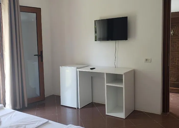 Pomegranates & Olives Durrës