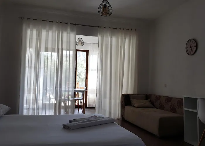 Pomegranates & Olives Durrës