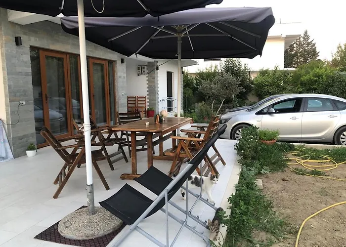 Pomegranates & Olives 公寓 Durrës